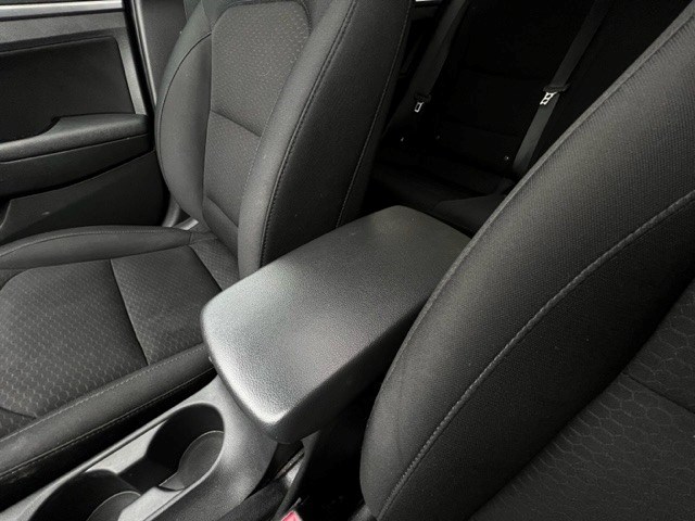 2020 Hyundai Elantra Preferred w/Sun & Safety Package IVT